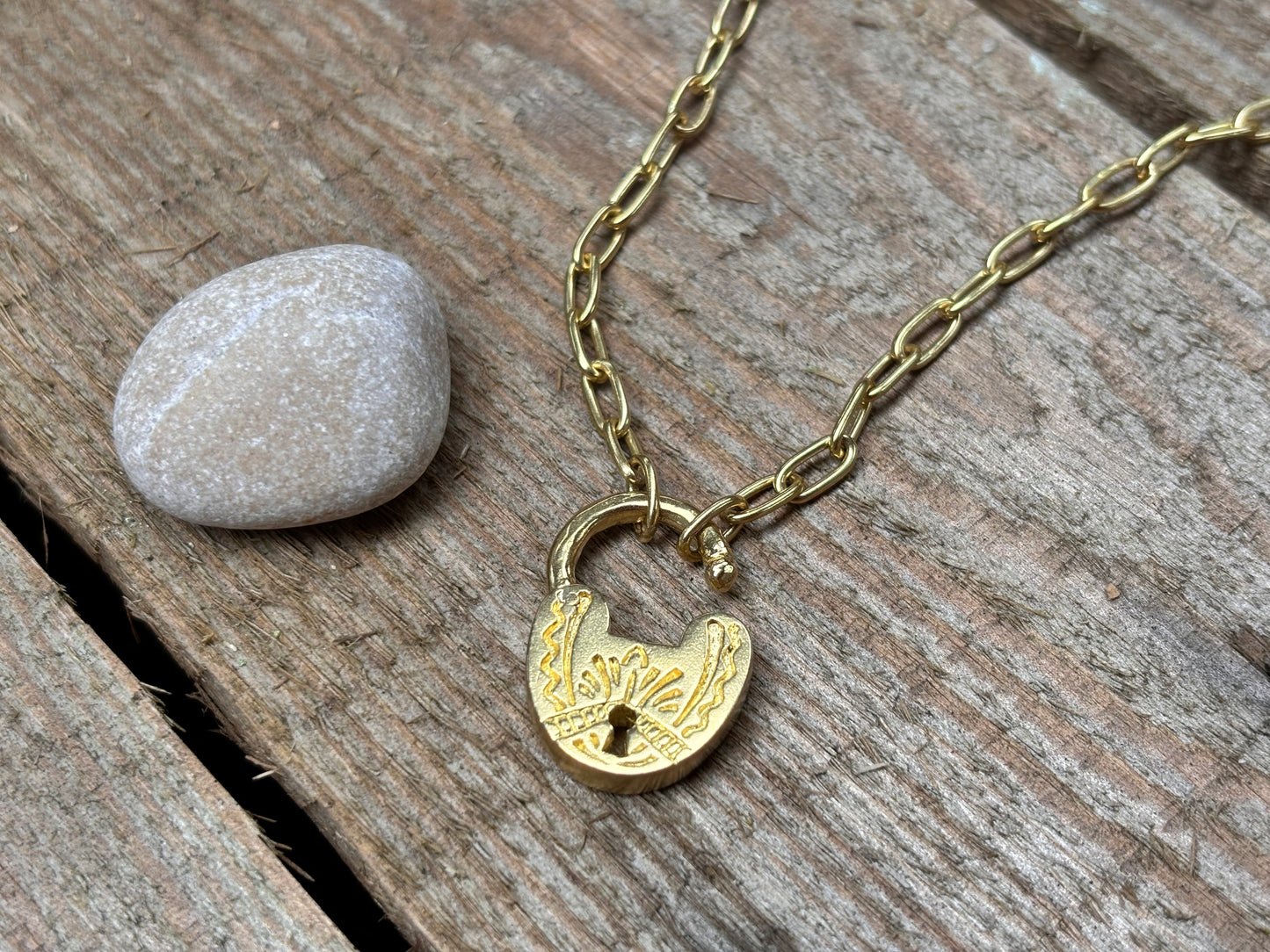 Gembok Necklace
