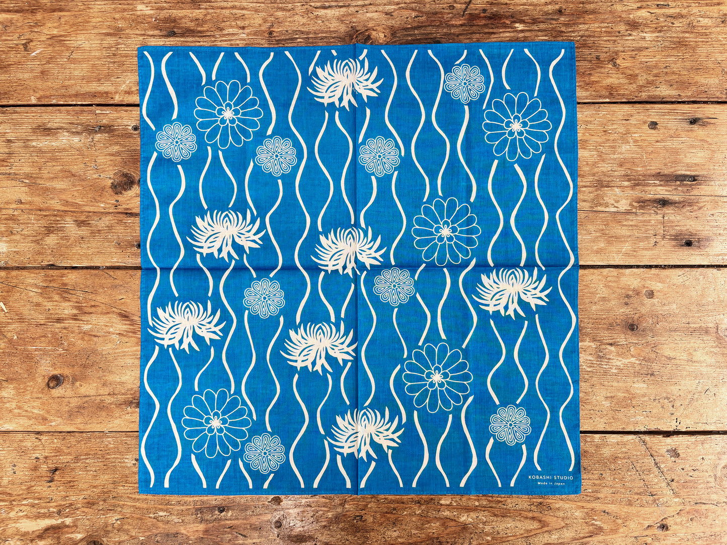 Kikumon Bandana