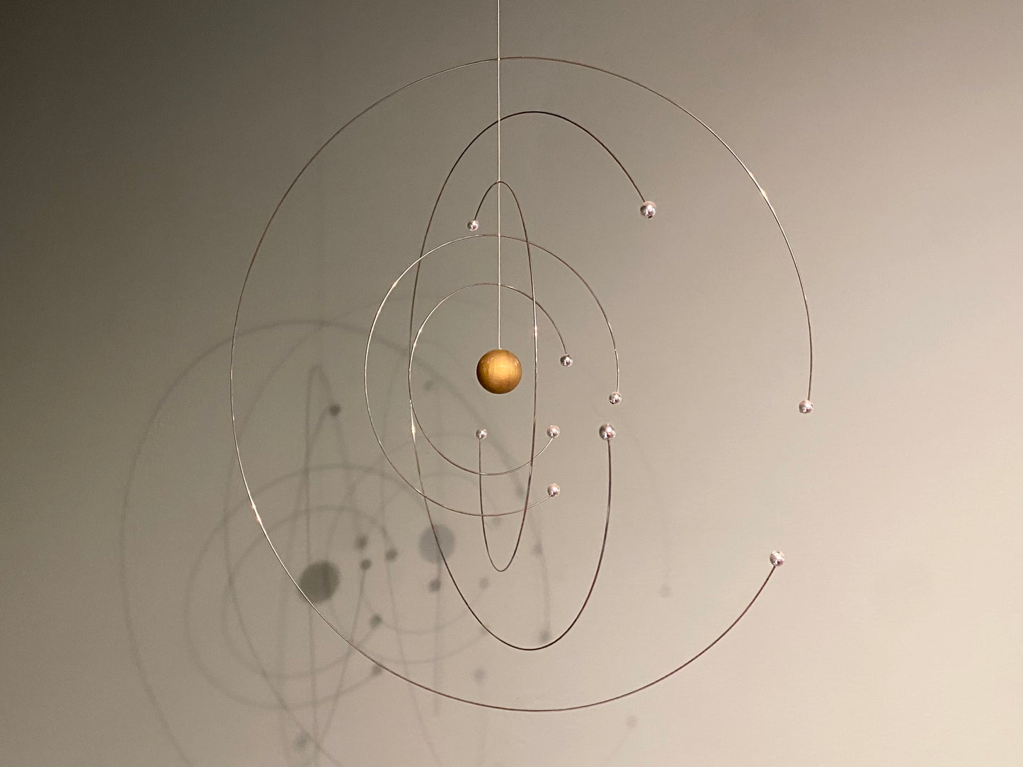 Mobile: Niels Bohr Atom