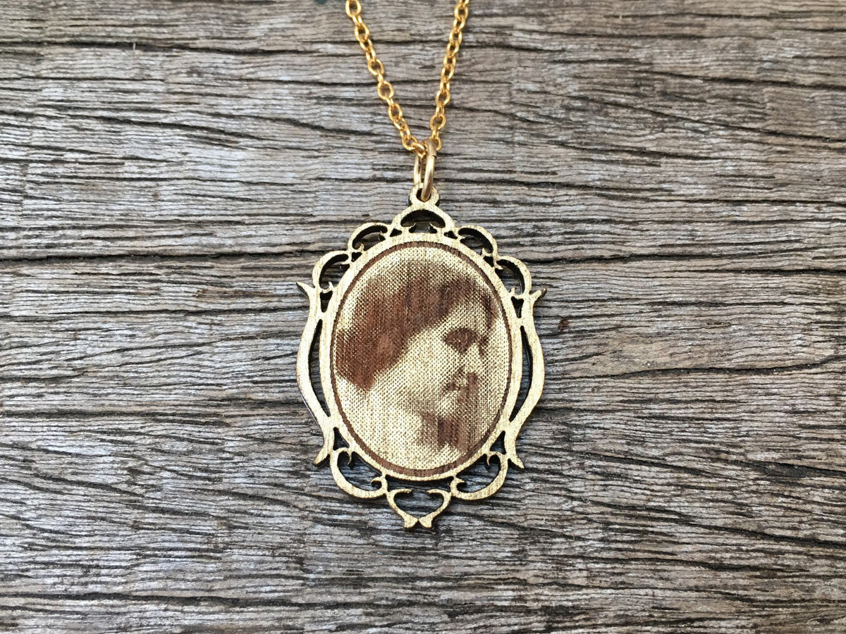 Portrait Pendant