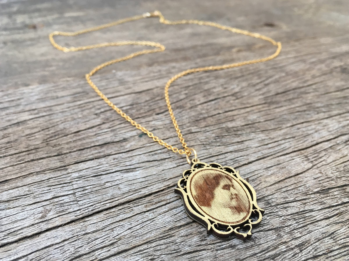 Portrait Pendant